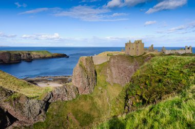 Stonehaven yakınlarındaki Dunnottar Kalesi