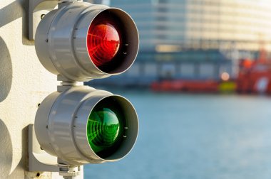 Traffic signal for boats