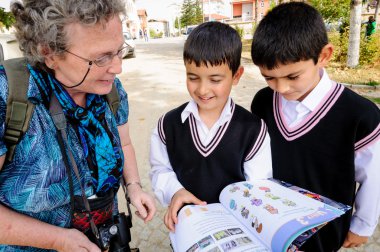 İki çocuklarçok onların İngilizce pratik