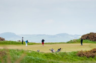 Unidentfied Golf oynayanlar