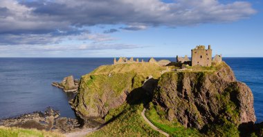 Stonehaven yakınlarındaki Dunnottar Kalesi