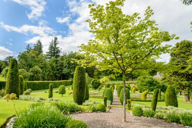 Drummond Castle yakınındaki bahçeleri