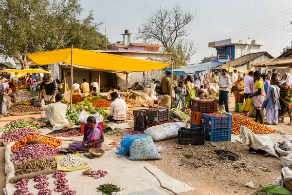 Na rynku żywności lokalnej, Kanha. — Zdjęcie stockowe