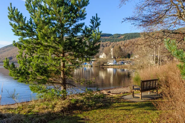 The village of Kenmore and Loch Tay — Stock Photo, Image