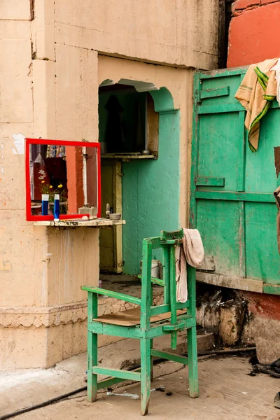 Frisörer stol Varanasi — Stockfoto