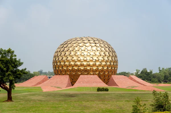 Matrimandir на Auroville у Пондічеррі — стокове фото