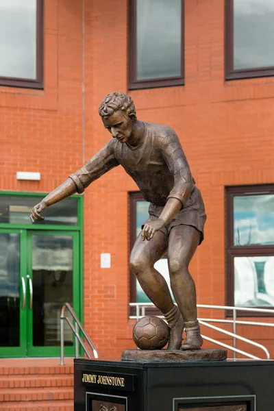 Uma estátua de Jimmy Johnstone — Fotografia de Stock