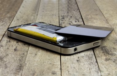akıllı telefon pil şişmiş