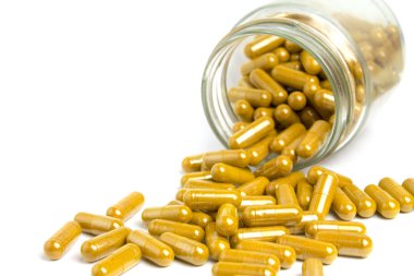 kapsül ilaç izole beyaz zemin üzerine