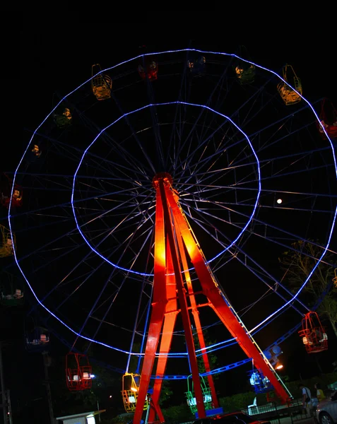 Ruota panoramica di notte — Foto Stock