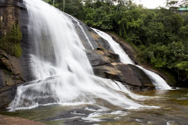 Hermosa cascada en Tailandia —  Fotos de Stock