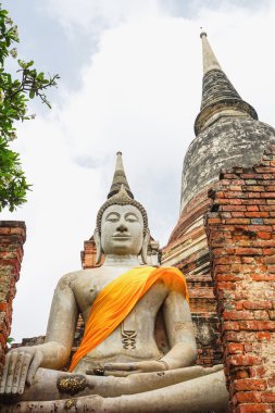 Antik Buddha ve pagoda