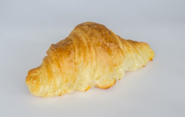 Taze pişmiş kruvasan.