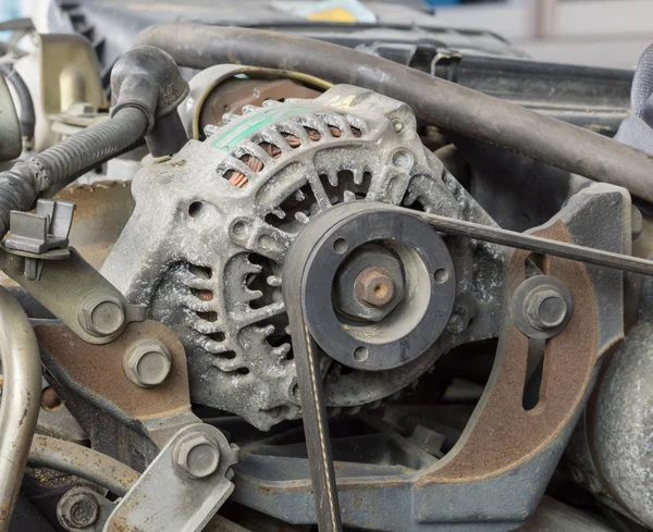 오래 된 자동차 발전기 — 스톡 사진