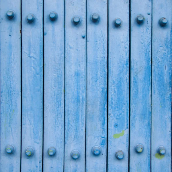 Niebieskie drzwi metalowe — Zdjęcie stockowe