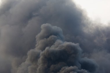 kalın duman yangın