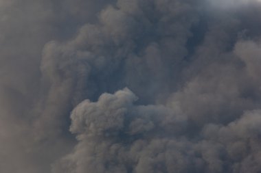 kalın duman yangın