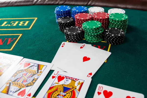 Jogo de póquer. Fichas e cartões — Fotografia de Stock