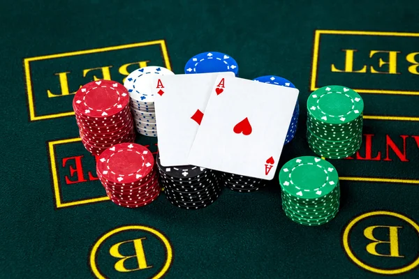 Poker play. Chips and cards — Stock Photo, Image