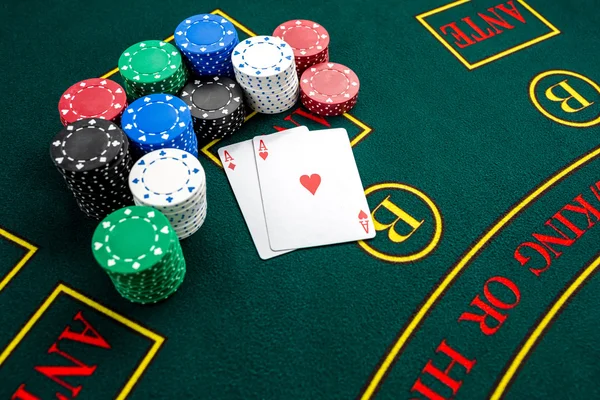 Poker play. Chips and cards — Stock Photo, Image