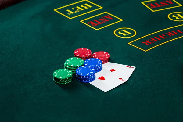 Poker play. Chips and cards — Stock Photo, Image