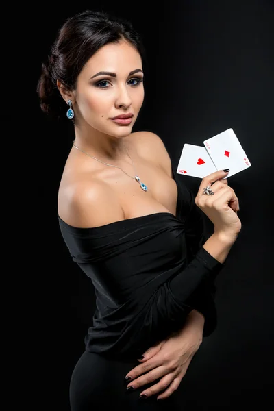 Sexig kvinna med poker kort — Stockfoto