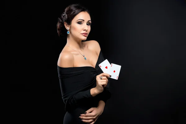 Mulher sexy com cartões de poker — Fotografia de Stock