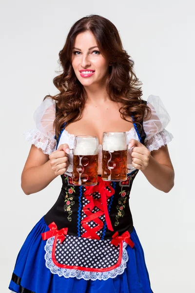 Hermosa joven morena chica de oktoberfest cerveza stein — Foto de Stock