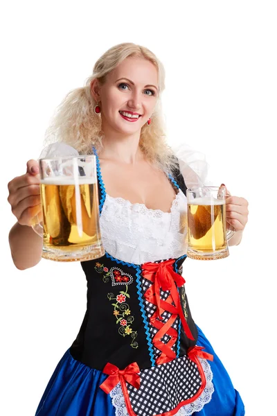 Mooie jonge blonde meisje drinkt uit Oktoberfest bier . — Stockfoto