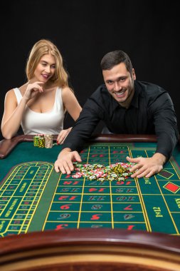 casino rulet oynamaya çift kazanır.