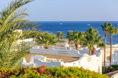 Beyaz Şehir ve mavi deniz, Mısır.