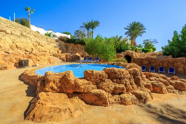 Krajina s nikdo bazénu v luxusním hotelu — Stock fotografie