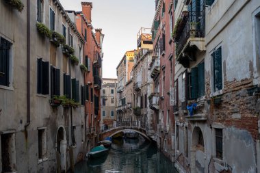 Venedik, İtalya - Eylül ayı civarı, 2018: 00: 00 şehrin merkezindeki eski şehir manzarası.