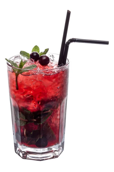 Alkoholischer Cocktail "Mojito aus schwarzen Johannisbeeren" — Stockfoto