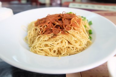 Kızarmış şehriye karides yumurta 