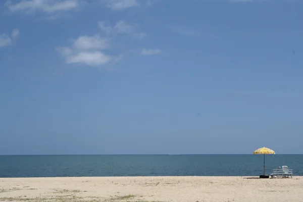 Relajarse hermoso mar y playa — Foto de Stock