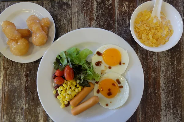 Comida de pequeno-almoço americana — Fotografia de Stock