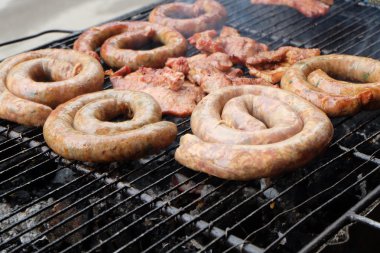 Tay baharatlı sucuk