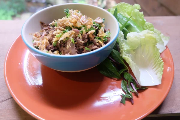 Мелений свинячий салат і овочі — стокове фото