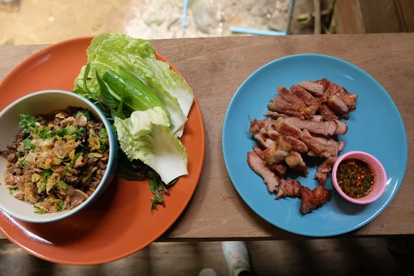 Zemin domuz salata ve sebze — Stok fotoğraf