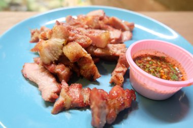 ızgara domuz eti yemek