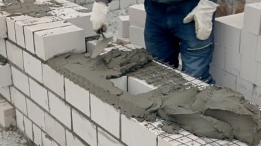 Bir evin İnşaat kışın