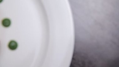 Tavuk nugget ve cips.