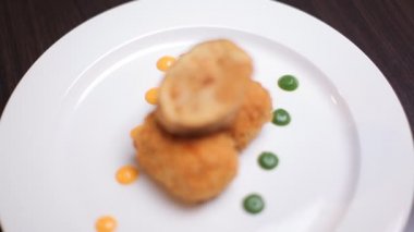 Tavuk nugget ve cips.
