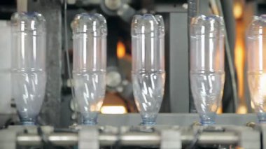 Su için plastik şişe imalatı