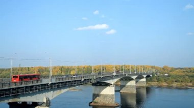 Rusya'nın tipik bir köprü Nehri