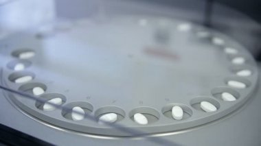 Hapları ambalaj için organize bir aygıt