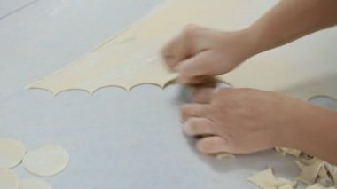 Üretimi el yapımı köfte yapma