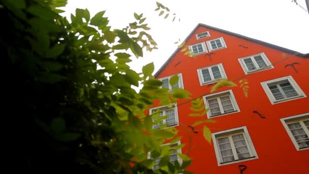 Όμορφο κόκκινο σπίτι στη Γερμανία — Αρχείο Βίντεο