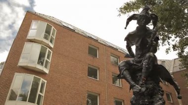 Dusseldorf, Almanya bir soytarı heykeli